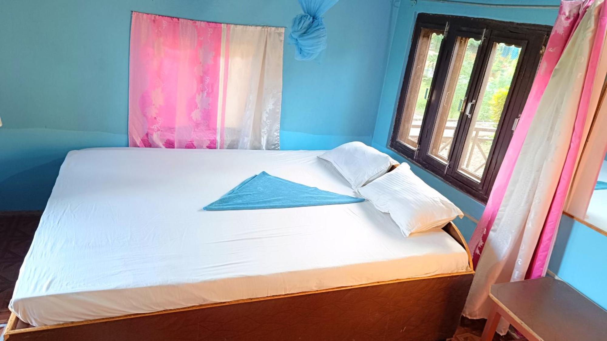 Mr. B's Place Bardiya Habitación foto