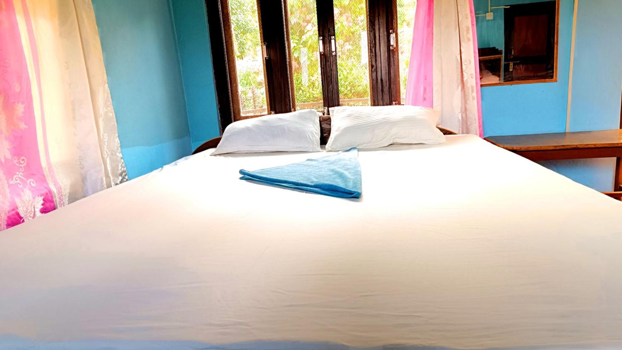 Mr. B's Place Bardiya Habitación foto